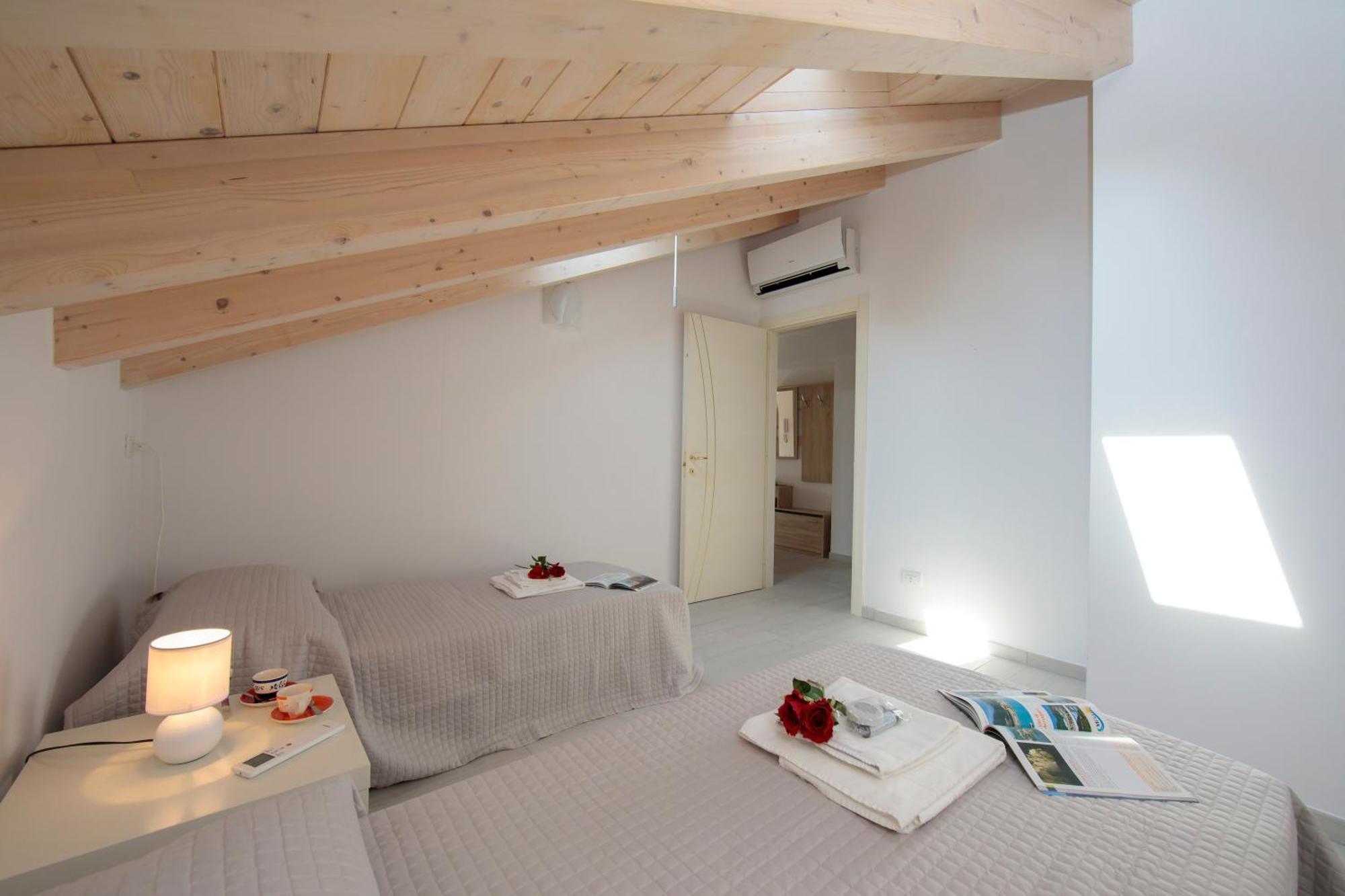Silver Lake Apartment - Happy Rentals Анджера Екстериор снимка